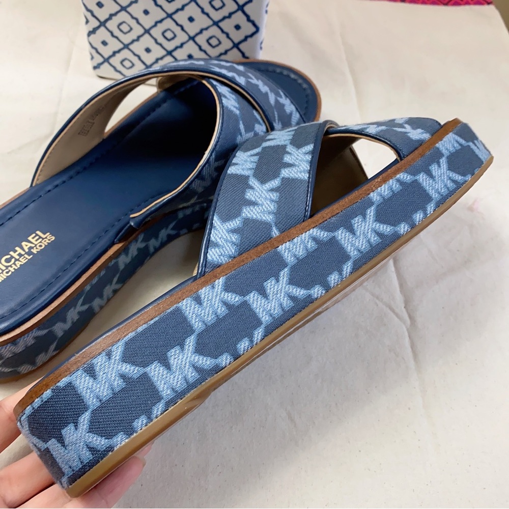 Michael Kors Indira Logo Jacquard Platform Slide Sandal size 10 - Picture 5 of 13